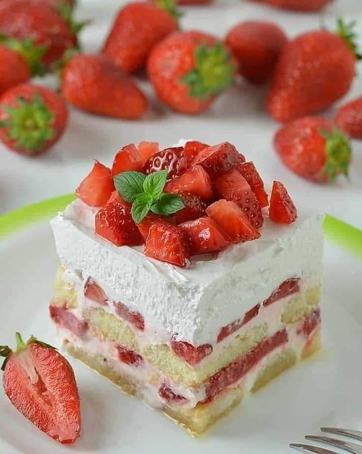 make Strawberry shortcake